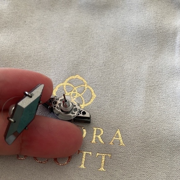 Kendra Scott Belinda earrings posts - Picture 2 of 4